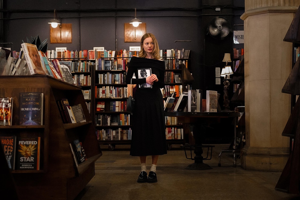 Cozy Mysteries Set in Bookshops and Libraries: A Reading List